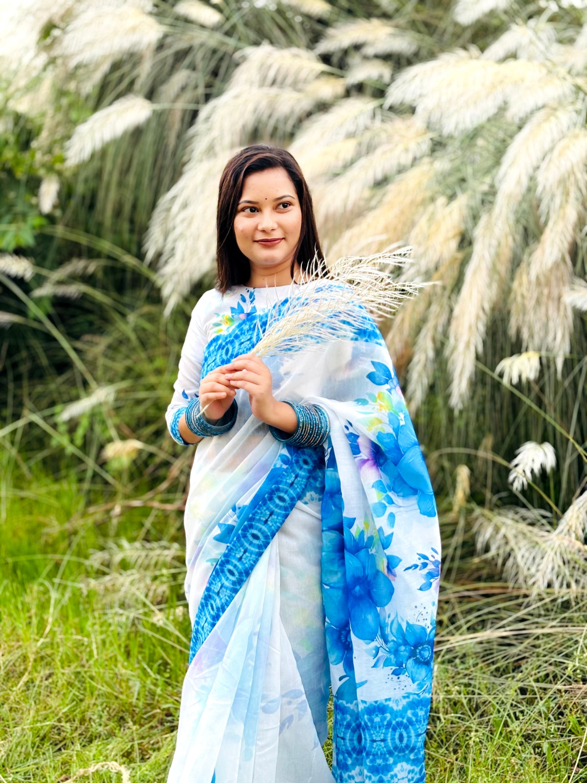 Kashful Saree – White & Blue
