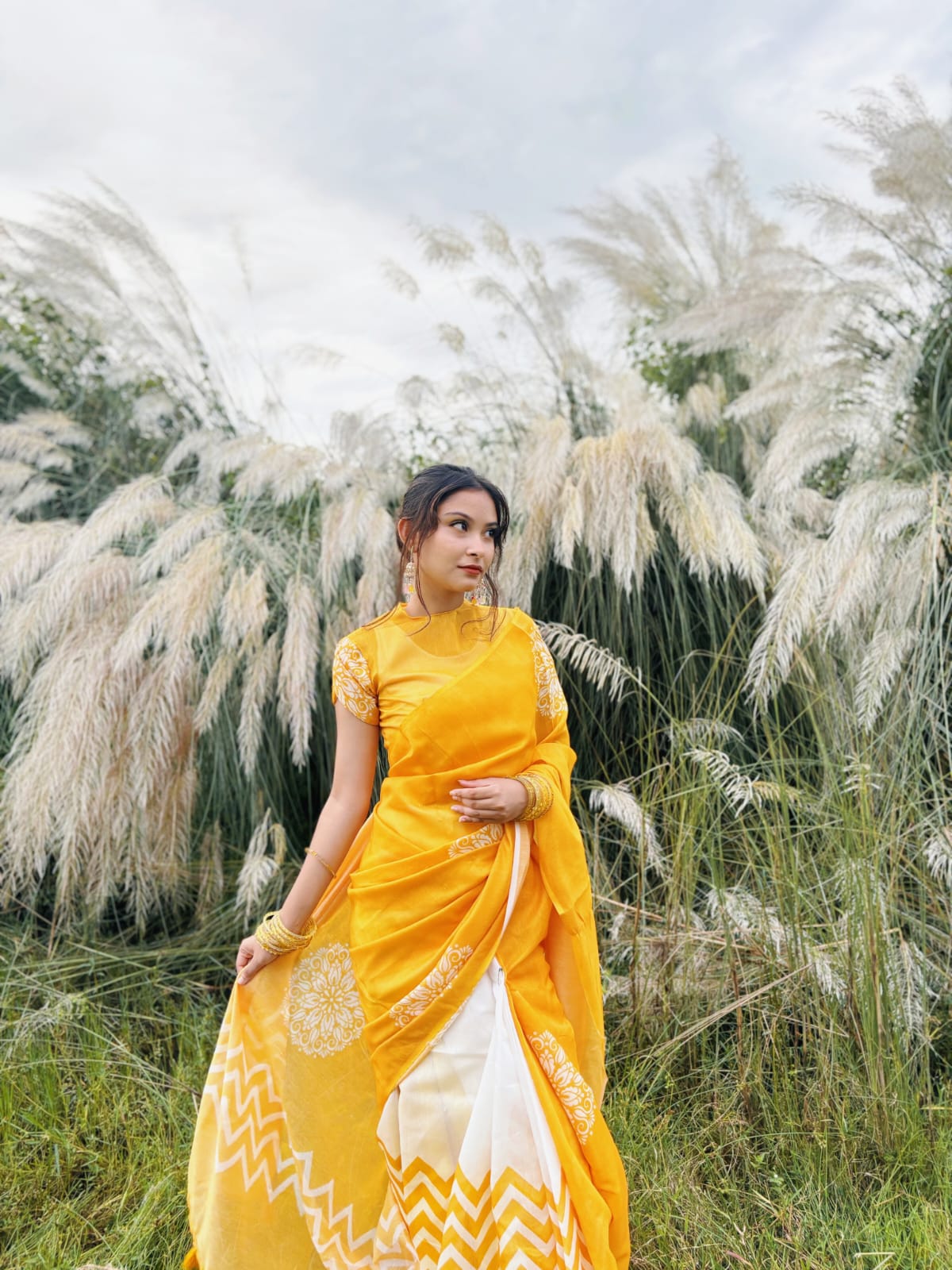Kashful Saree – White & Blue